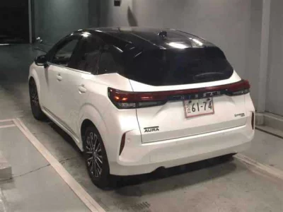 Nissan Aura