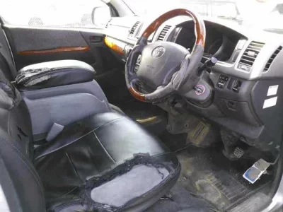 Toyota HiAce Van