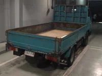 Toyota DYNA лот № 4517 оценка 3  с аукциона в Японии 4