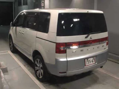 Mitsubishi Delica D:5
