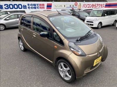 Mitsubishi i