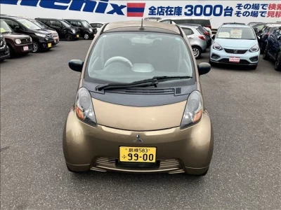 Mitsubishi i