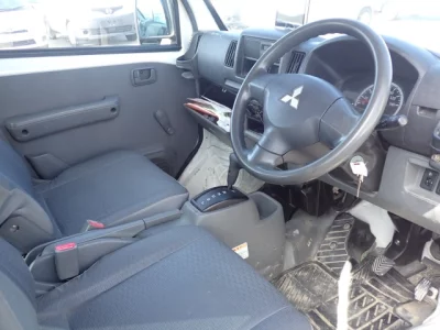 Mitsubishi Minicab Van