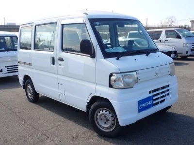 Mitsubishi Minicab Van