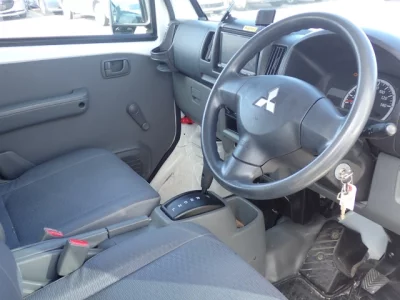 Mitsubishi Minicab Van