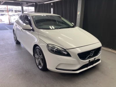 Volvo V40  с аукциона в Японии
