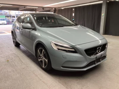 Volvo V40  с аукциона в Японии