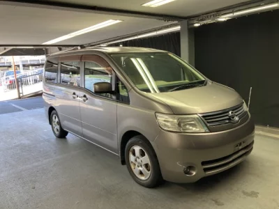 Nissan SERENA  с аукциона в Японии