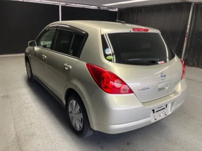 Nissan TIIDA  с аукциона в Японии