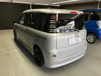 Toyota SIENTA  с аукциона в Японии