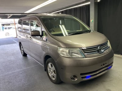Nissan SERENA  с аукциона в Японии