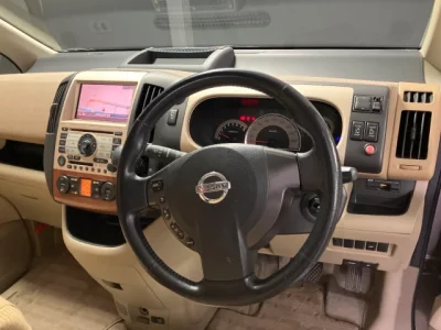 Nissan SERENA  с аукциона в Японии