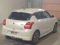 Suzuki SWIFT лот № 14 оценка R  с аукциона в Японии 1