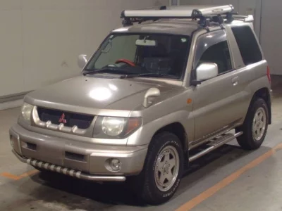 Mitsubishi PAJERO IO  с аукциона в Японии
