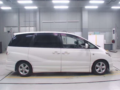 Toyota ESTIMA  с аукциона в Японии