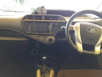 Toyota AQUA лот № 30059 оценка 4.5  с аукциона в Японии 8