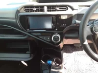 Toyota AQUA лот № 30092 оценка 4  с аукциона в Японии 8