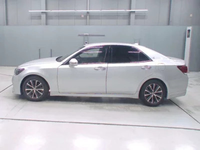 Toyota CROWN  с аукциона в Японии