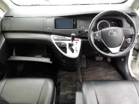 Toyota ISIS лот № 30015 оценка 3.5  с аукциона в Японии 8