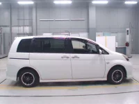 Toyota ISIS лот № 30015 оценка 3.5  с аукциона в Японии 2