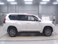 Toyota LAND CRUISER PRADO лот № 30078 оценка 4.5  с аукциона в Японии 2