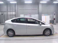 Toyota Prius лот № 30012 оценка 3.5  с аукциона в Японии 2
