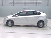 Toyota Prius лот № 30012 оценка 3.5  с аукциона в Японии 3