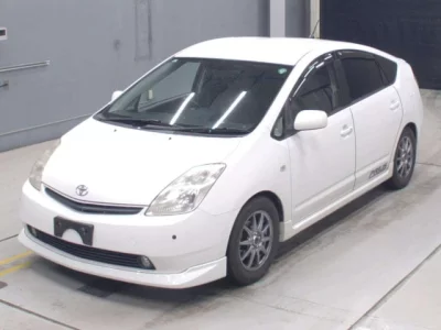 Toyota Prius  с аукциона в Японии