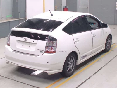 Toyota Prius  с аукциона в Японии