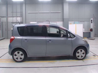 Toyota RACTIS  с аукциона в Японии