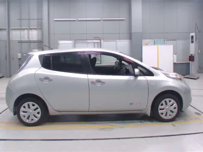 Nissan LEAF  с аукциона в Японии