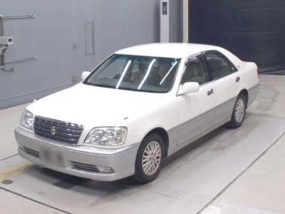 Toyota CROWN  с аукциона в Японии