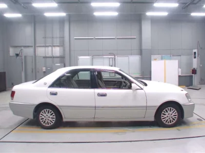Toyota CROWN  с аукциона в Японии
