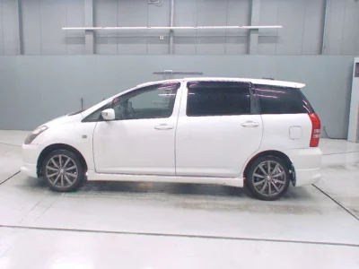 Toyota WISH  с аукциона в Японии