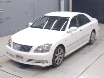 Toyota CROWN  с аукциона в Японии