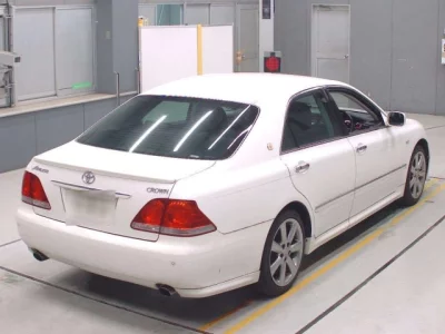 Toyota CROWN  с аукциона в Японии