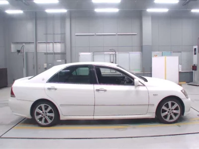 Toyota CROWN  с аукциона в Японии