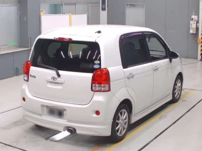Toyota PORTE  с аукциона в Японии