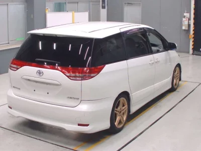 Toyota ESTIMA  с аукциона в Японии