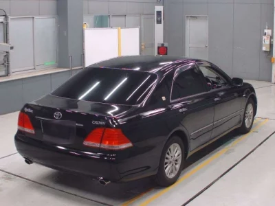 Toyota CROWN  с аукциона в Японии