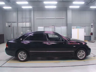 Toyota CROWN  с аукциона в Японии