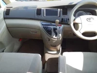 Toyota ISIS лот № 10055 оценка 3.5  с аукциона в Японии 8