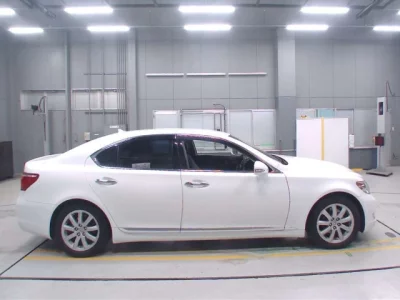 Lexus LS460L