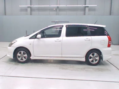 Toyota WISH  с аукциона в Японии