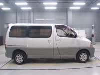 Toyota HIACE лот № 70094 оценка 3.5  с аукциона в Японии 2