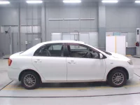 Toyota COROLLA AXIO лот № 70117 оценка 3  с аукциона в Японии 2