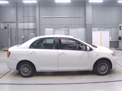 Toyota COROLLA AXIO  с аукциона в Японии