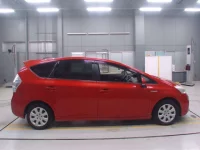 Toyota PRIUS ALPHA лот № 30358 оценка 3.5  с аукциона в Японии 2