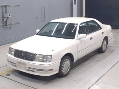 Toyota CROWN  с аукциона в Японии