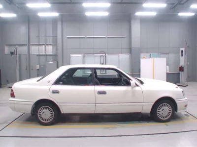 Toyota CROWN  с аукциона в Японии